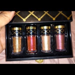 Mac nutcracker sweet gold pigments/glitter